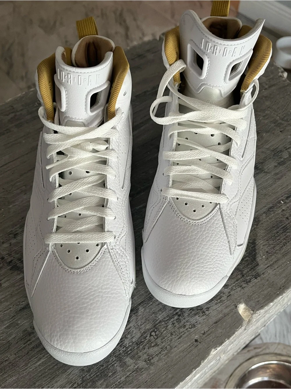 Nike Air Jordan MVP -  White Metallic Gold Men's 11 US (DZ4475-170)